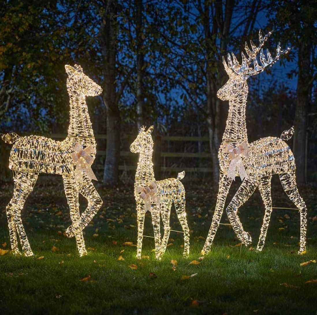 GoldTwist Doe – 135cm LED Christmas Reindeer
