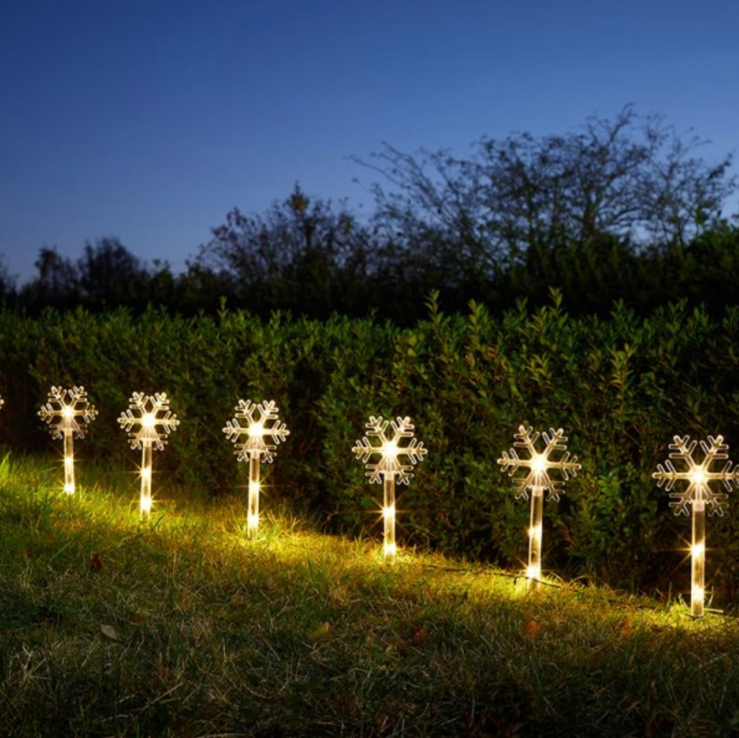 Snowflake Pathway Lights – Set of 8 Warm White SnowDecor Stakes for Outdoor Christmas Displays