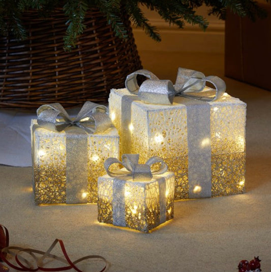 Set of 3 Light-Up Gold Gift Boxes – LED Christmas Present Decorations with Bows