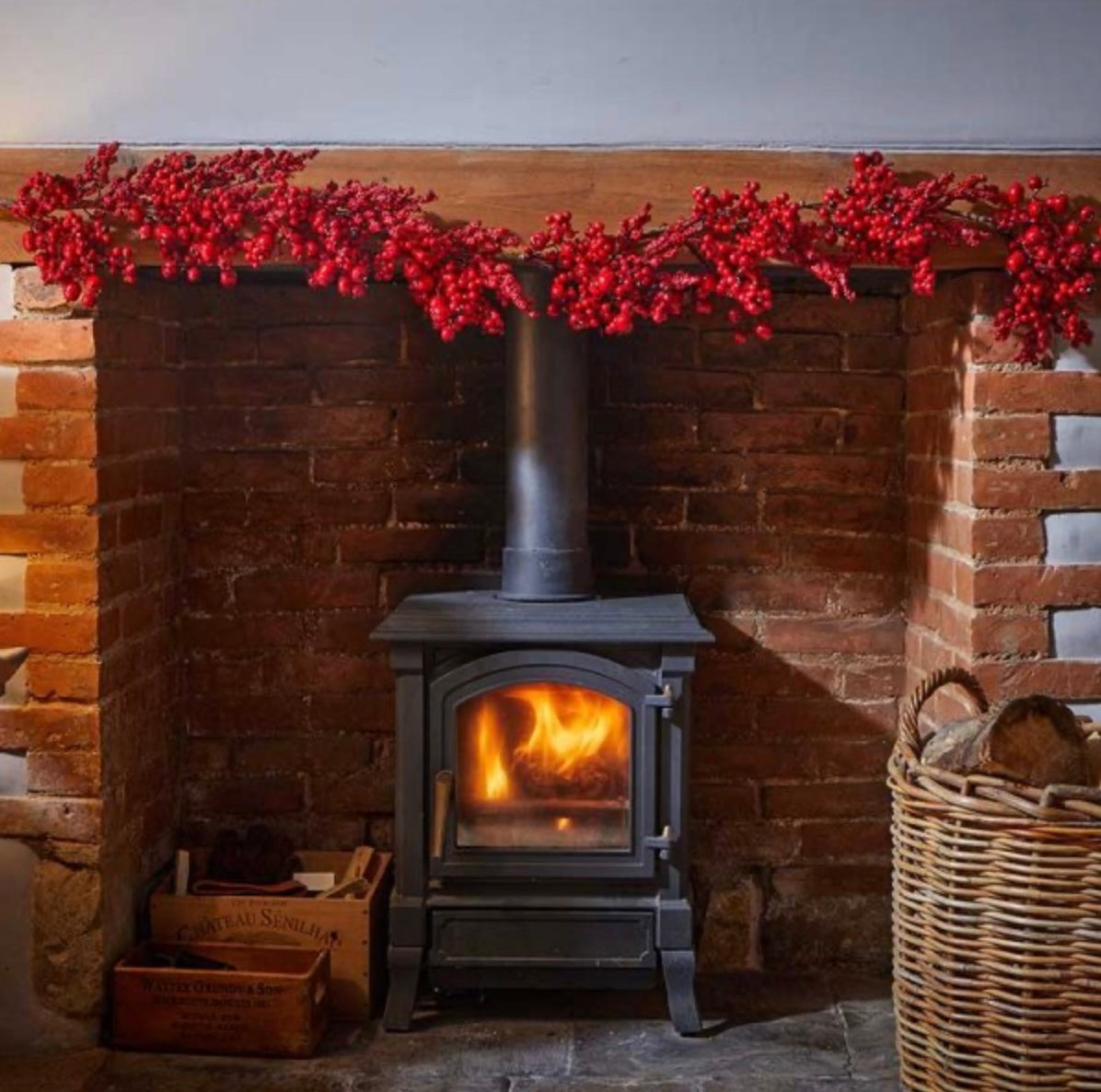 BerryBurst Garland – 180cm Festive Red Berry Christmas Garland