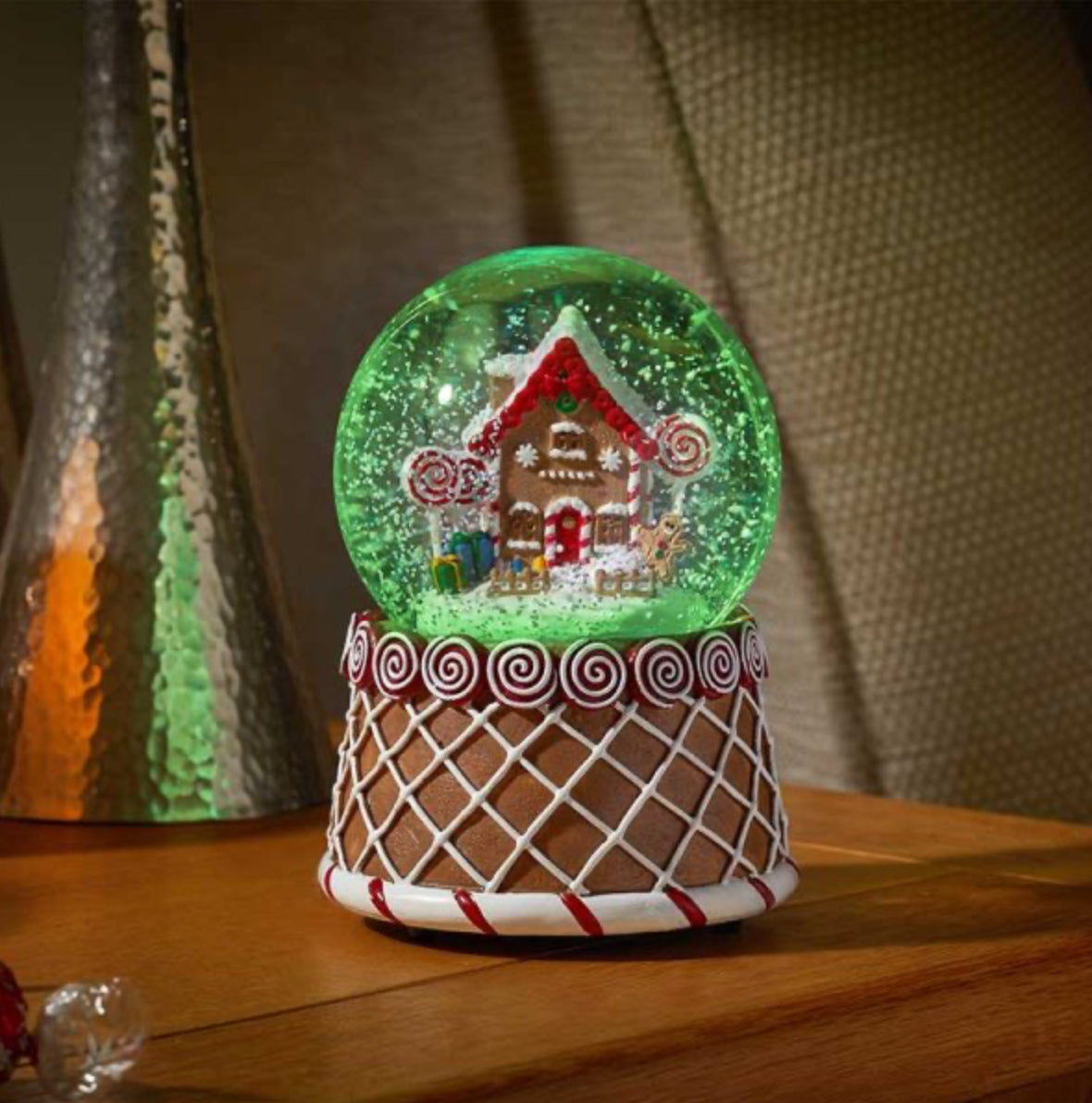 10cm Musical Gingerbread House SnowSphere